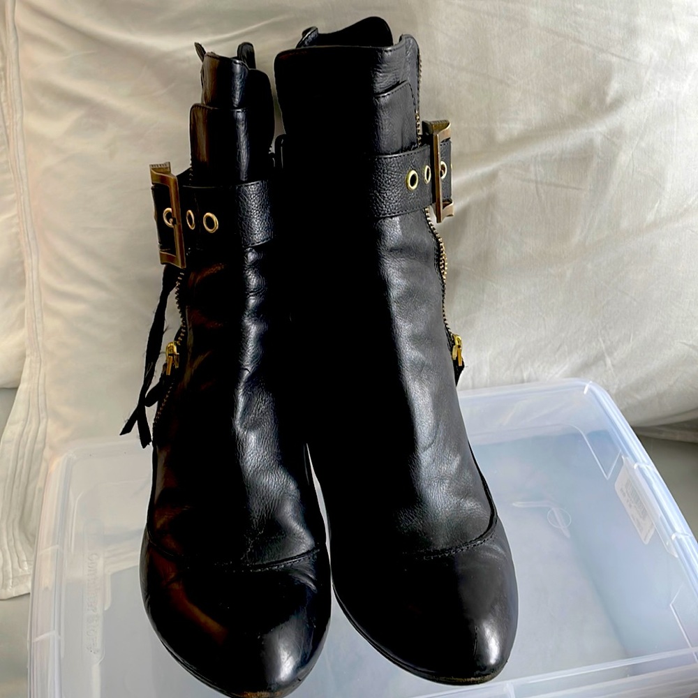Givenchy women black Moto ankle boot leather size 39.